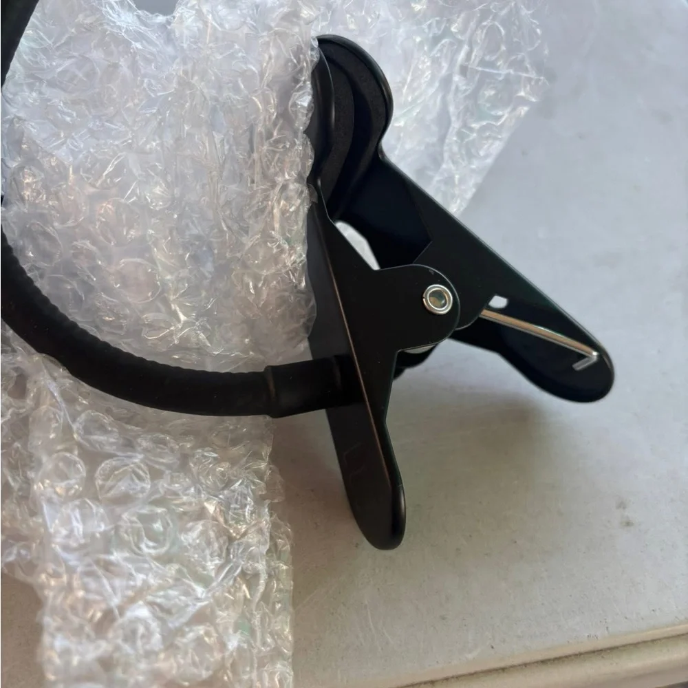 Led ring light set with clip. 6 inches new